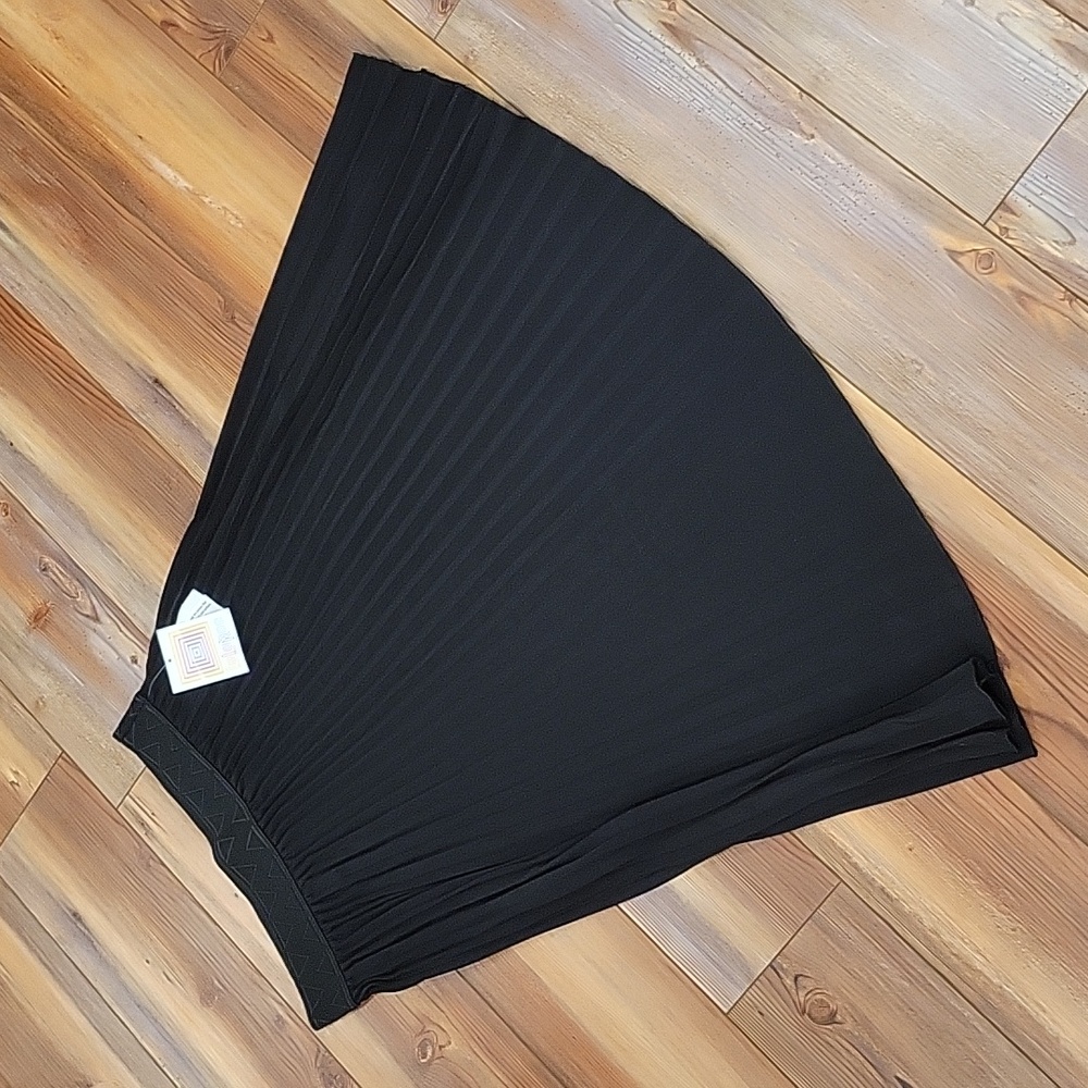 🆕 Lularoe pleated skirt